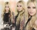 Avril v černých šatech.jpg